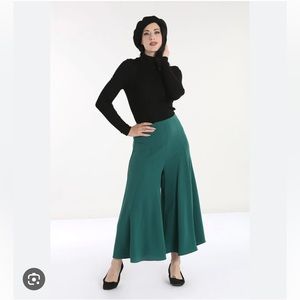 NWT! Hell Bunny Green Culottes Pants